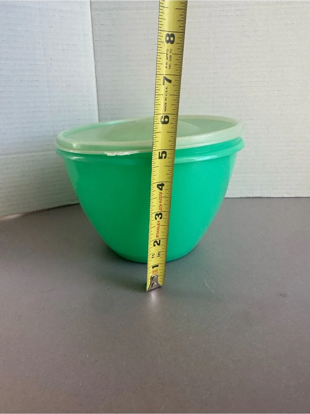 Vintage TUPPERWARE Jadite Crisp It Small Lettuce Keeper w/ lid